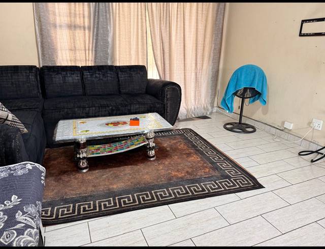 3 BEDROOM APARTMENT FOR SALE IN WATERVAL EAST